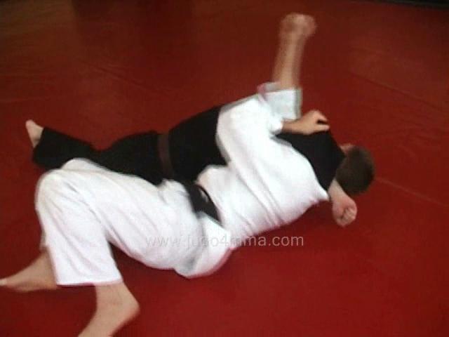 Click for a video showing how to escape from Kata Gatame - Shoulder Lock